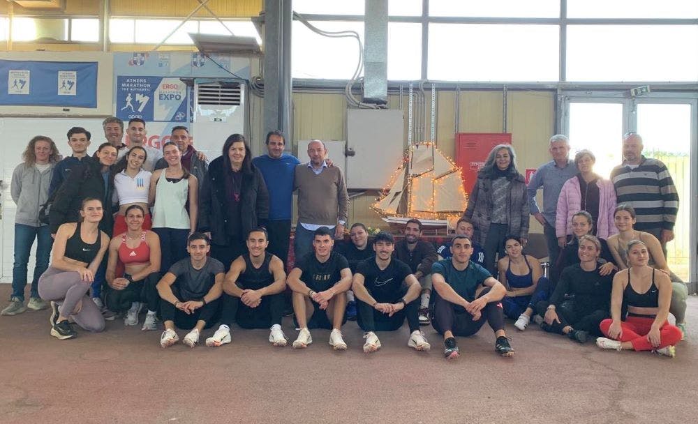 Γιορτινή ατμόσφαιρα σε ΟΑΚΑ και Άγιο Κοσμά-pics runbeat.gr